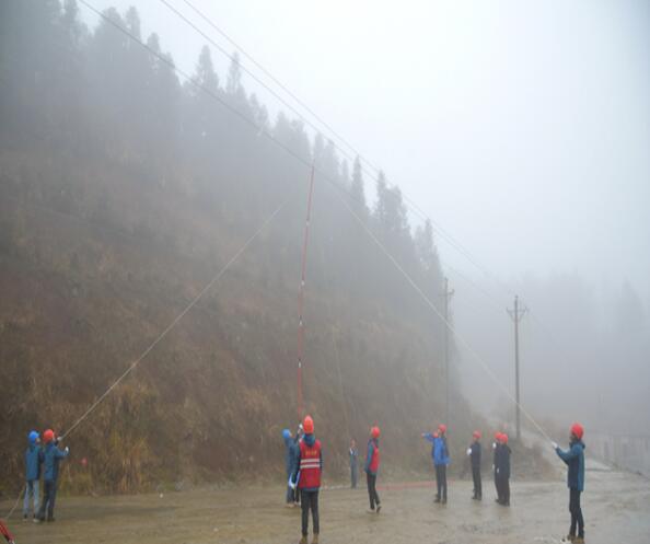 國網(wǎng)邵陽供電積極應(yīng)對雨雪天氣