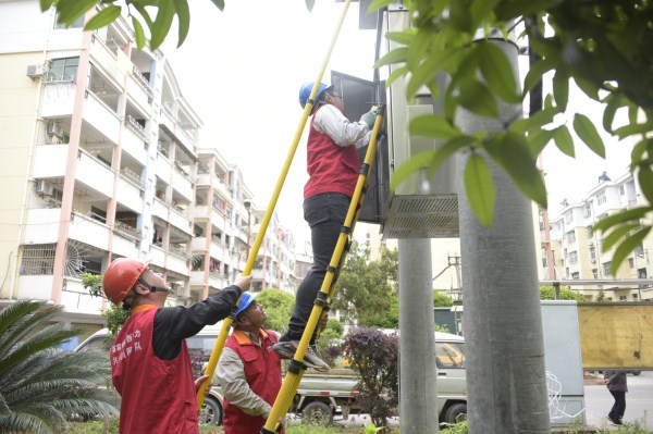 國網撫州市南豐縣供電公司：降損增效 攻堅克難 假日不停歇