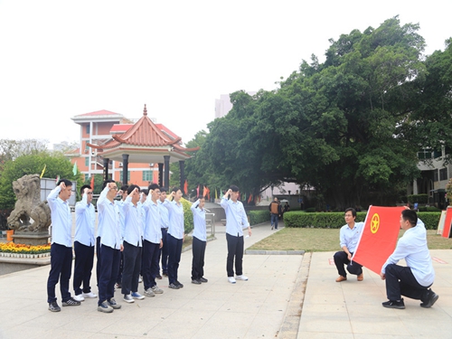 國家能源集團(tuán)福建晉江熱電公司團(tuán)委組織開展“學(xué)黨史、祭英烈、當(dāng)先鋒”主題團(tuán)日活動(dòng)