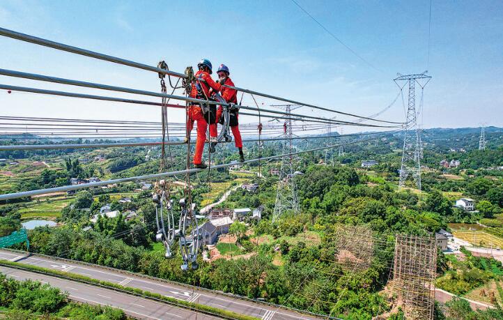 國(guó)家電網(wǎng)公司2022年迎峰度夏保安全保供電保穩(wěn)定工作紀(jì)實(shí)