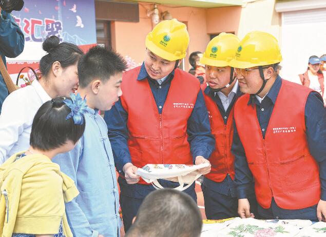 國網(wǎng)遼寧電力公司把青春足跡刻在遼沈大地上