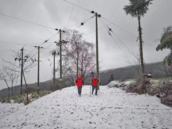 重慶開州積極應對低溫天氣 保障電網安全運行