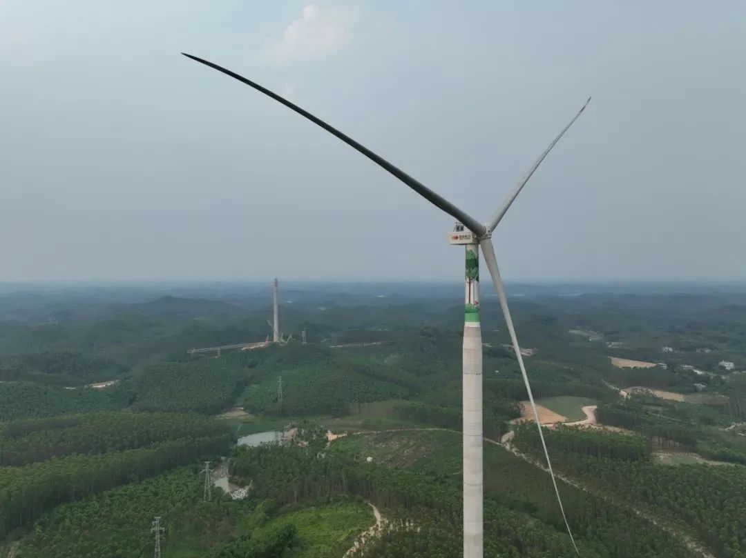 國投廣西那思風(fēng)電場首批機組投產(chǎn)發(fā)電