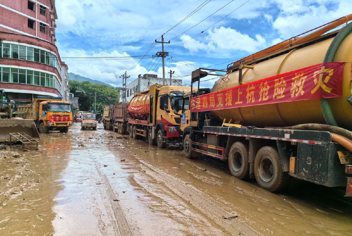 中國(guó)建筑全力做好抗洪搶險(xiǎn)工作