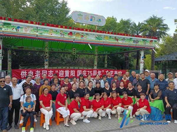 國(guó)網(wǎng)東臺(tái)市供電公司百名退休老同志組織文藝匯演 慶祝新中國(guó)75周年華誕