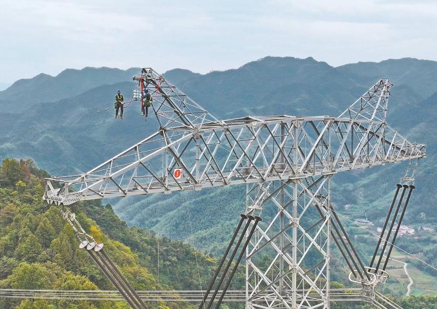 ±800千伏靈紹線(xiàn)安徽宣城段實(shí)施地線(xiàn)絕緣化改造